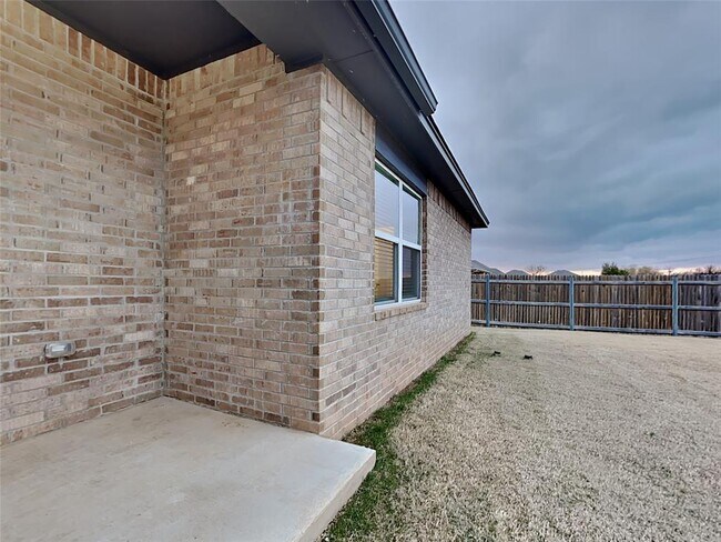 Building Photo - 14308 Peach Tree Dr