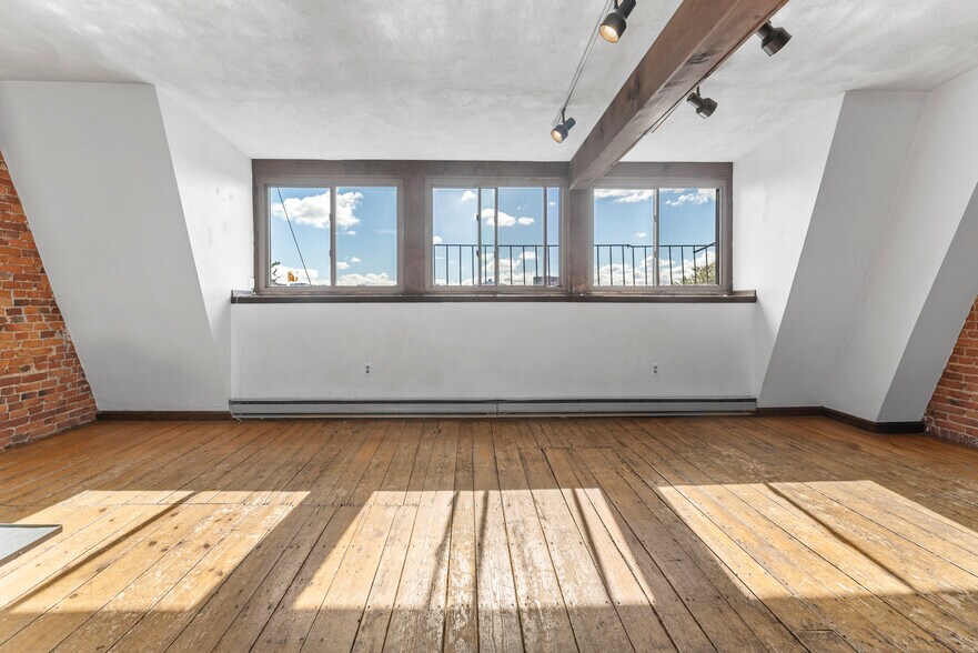 dining room - 660 Tremont St