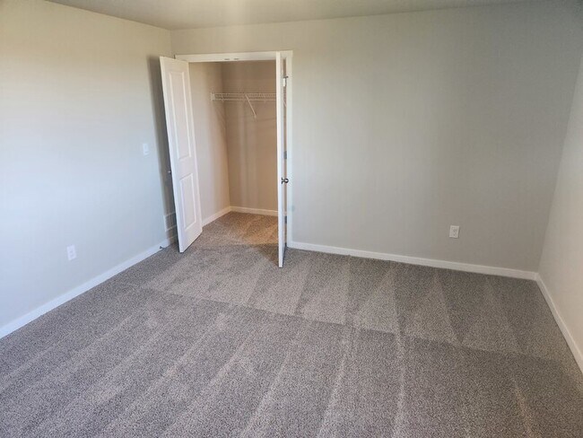 Building Photo - 2508 Chan Dr