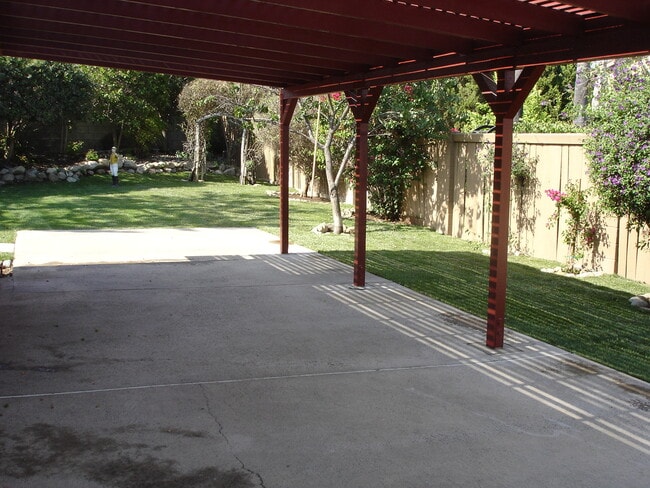 Building Photo - 1838 Coolcrest Way