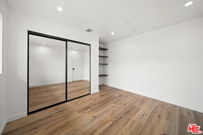 Building Photo - 6049 Craner Ave