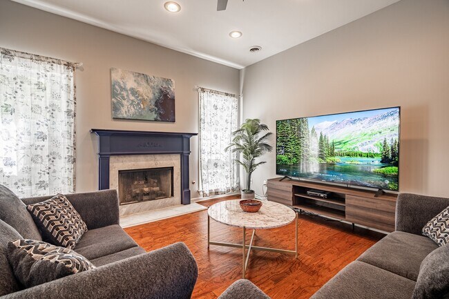 Building Photo - 2096 Fairport Way