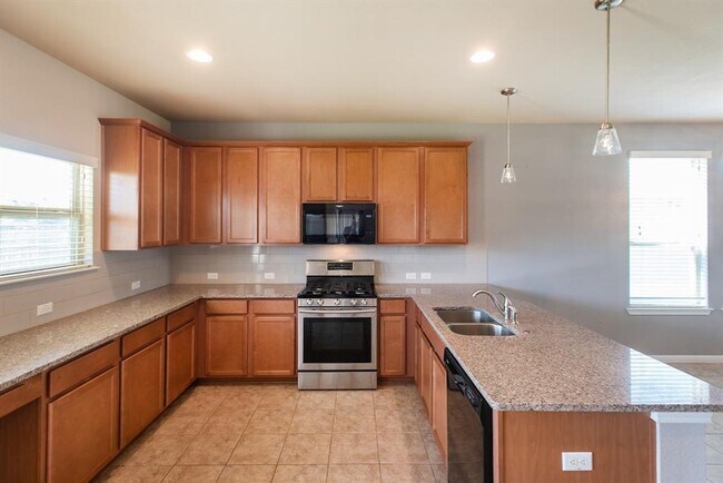 Building Photo - 8113 Rosano St