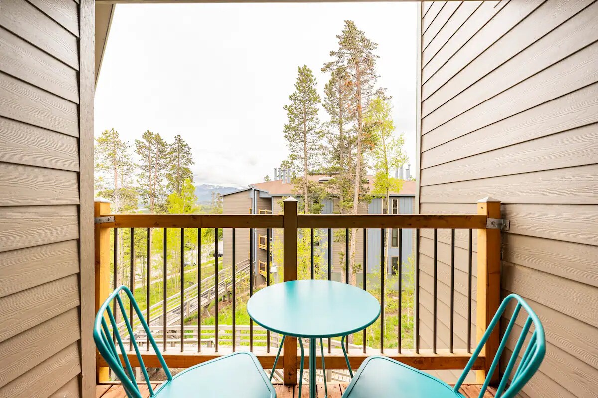 Building Photo - 2200 Lodgepole Cir