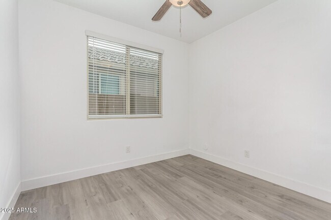 Building Photo - 7276 S 22nd Ln