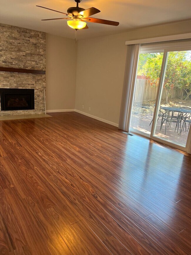 Building Photo - 1393 El Dorado Dr