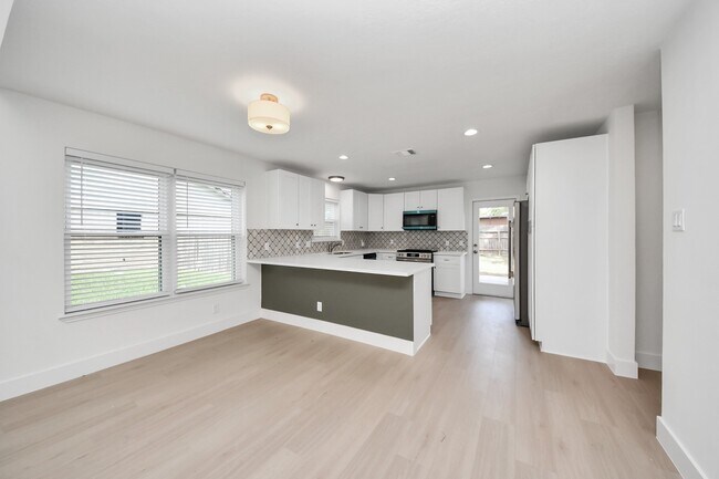 Building Photo - 3614 Almington Ln