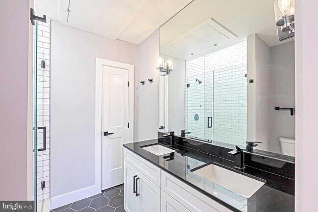 Building Photo - 1219 Wylie St NE