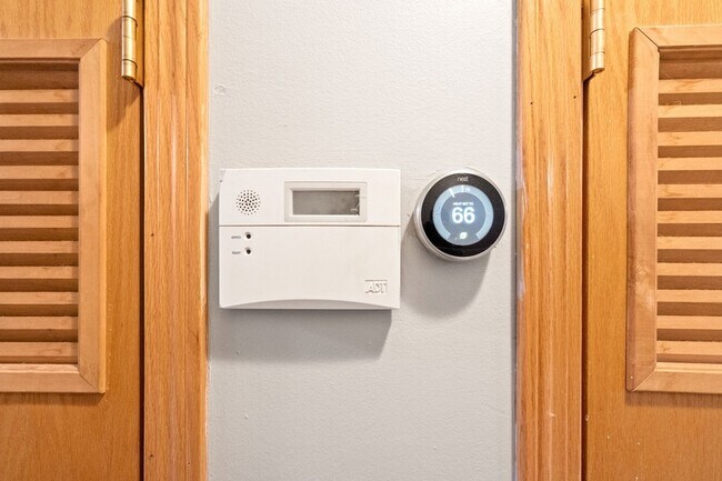 Building Photo - 5848 S Prairie Ave