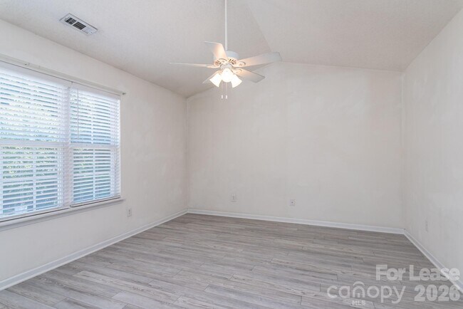 Building Photo - 110 Navigator Ct