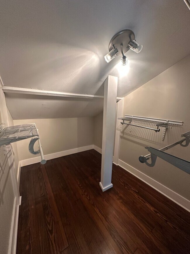 Building Photo - Gorgeous Renovated Highlands Bungalow – Available for Rent!