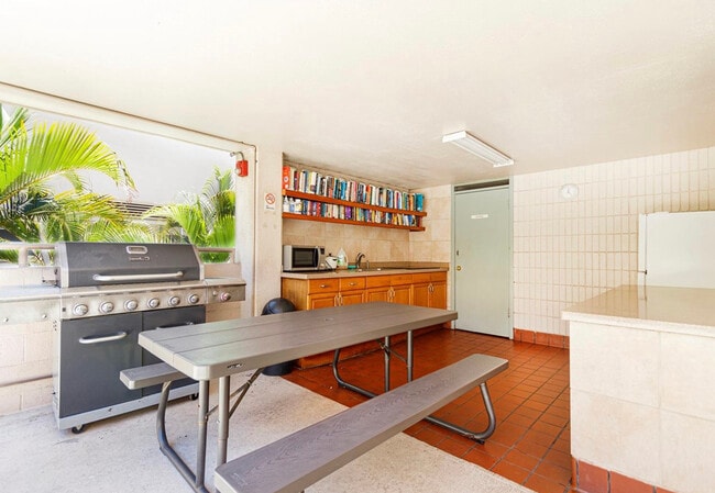 Building Photo - 1848 Kahakai Dr