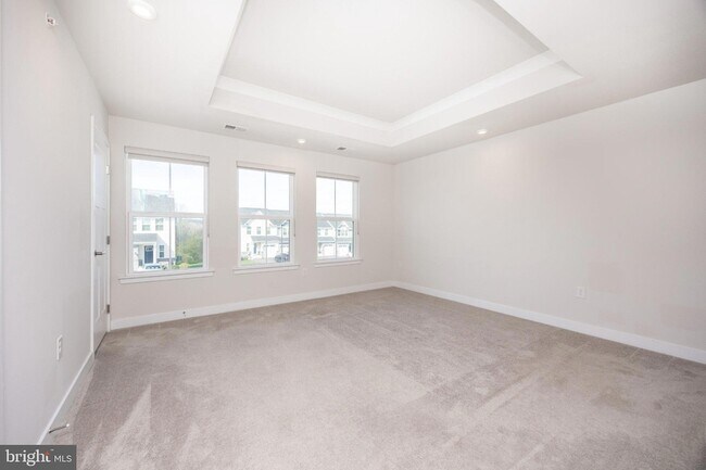 Building Photo - 265 Chase Dr