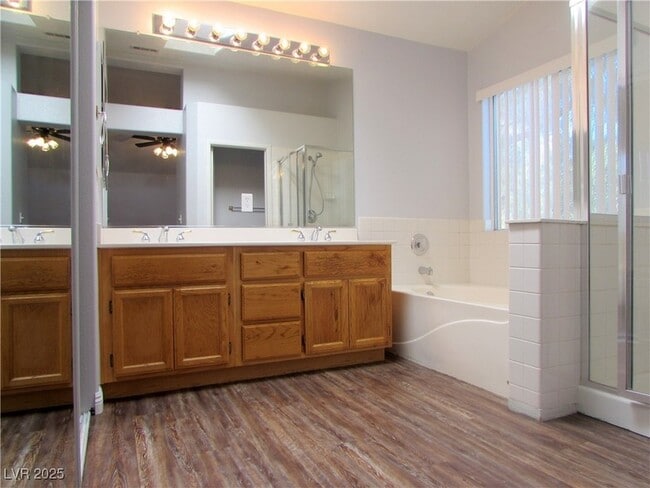 Building Photo - 2185 Polynesia Cir