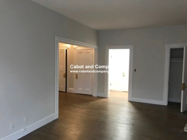 Building Photo - 473 Beacon St