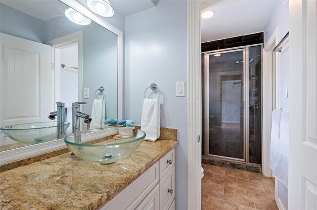 Building Photo - 3 Dorado Dr