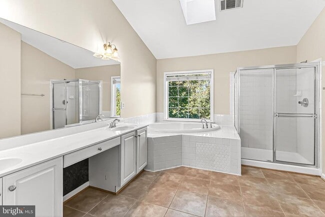 Building Photo - 47497 Saulty Dr