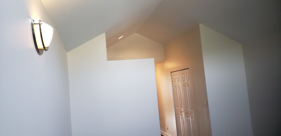 Building Photo - 9030 W Heathwood Cir