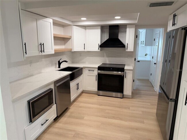 Building Photo - 3352 Honeymoon Ln