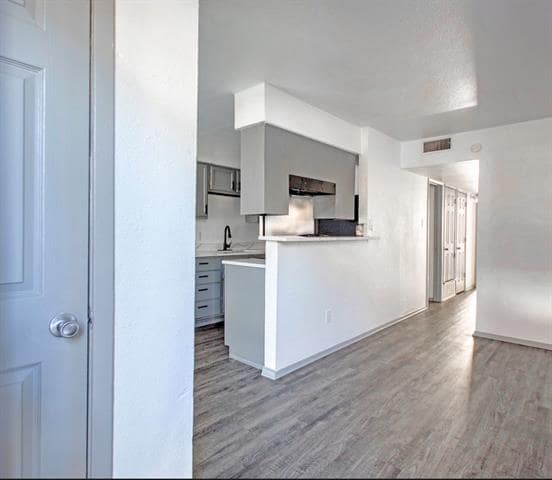 Building Photo - 916 Isbell Rd