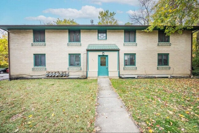 Primary Photo - 2 Bedroom Apartment Right off East MU Campus