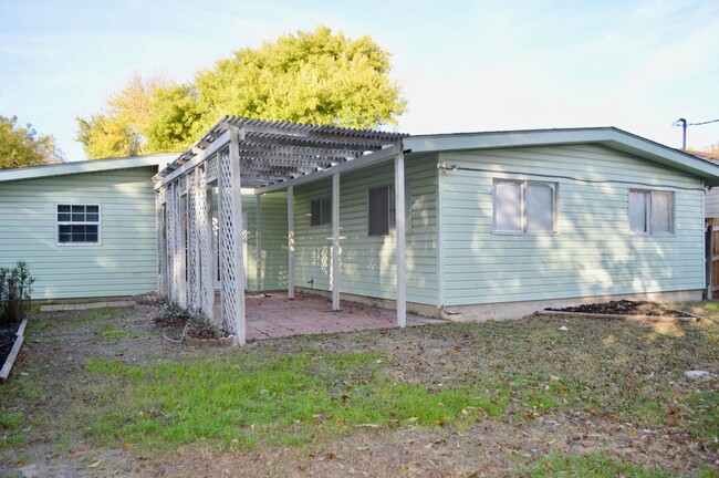Building Photo - Beautifull Remodeled Home In Garden Court