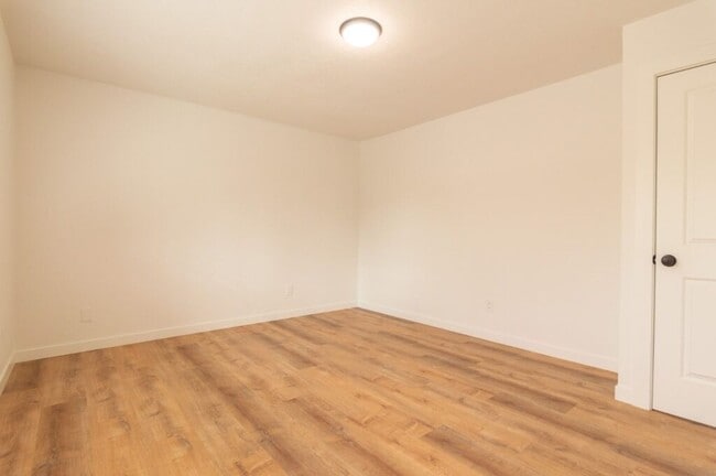 Building Photo - 506-510 SE 46th Ave