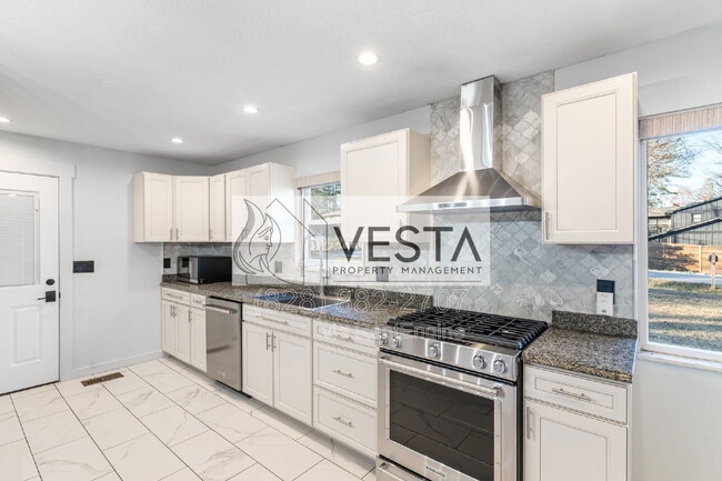 Building Photo - 23 Norman Rd