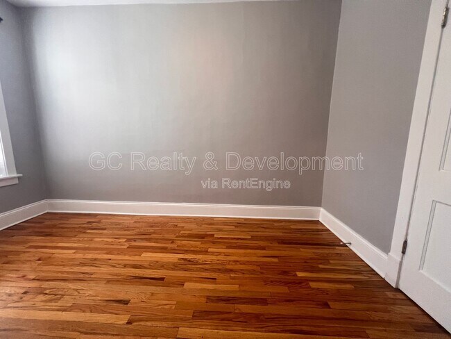 Building Photo - 4820 N Springfield Ave