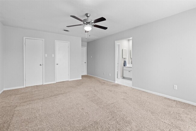 Building Photo - 10327 Gladewood Dr