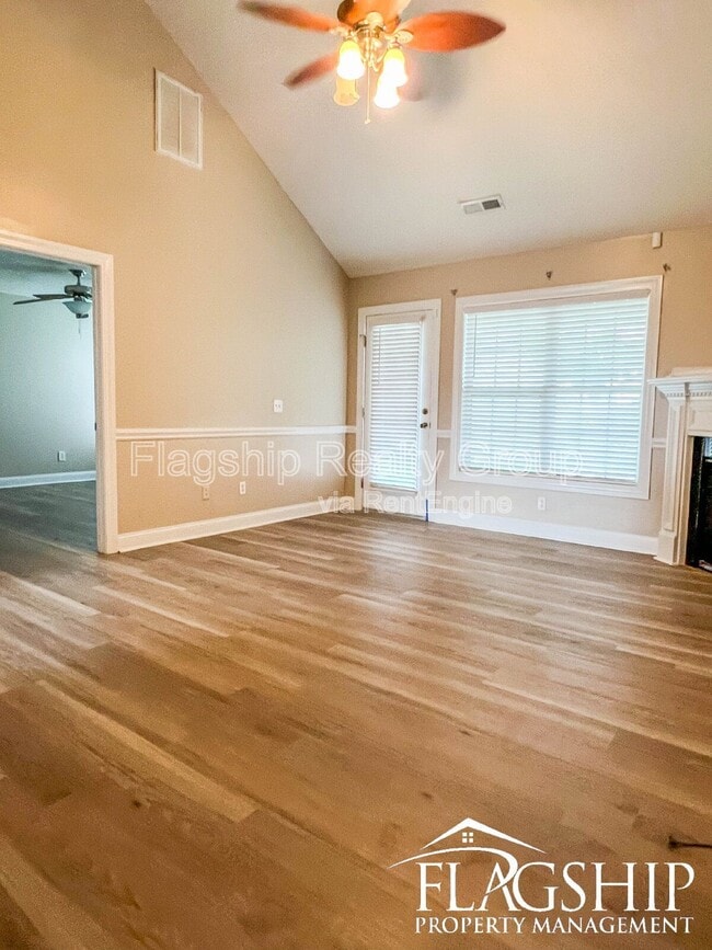 Building Photo - 2313 Sadler Dr