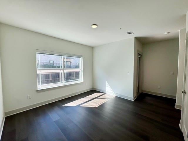 Building Photo - 5613 Belmont Ave