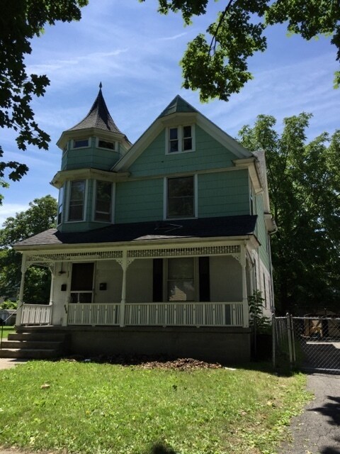 Building Photo - 337 Magnolia St