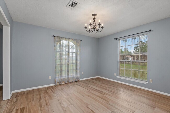 Building Photo - 24338 Redbud Ave