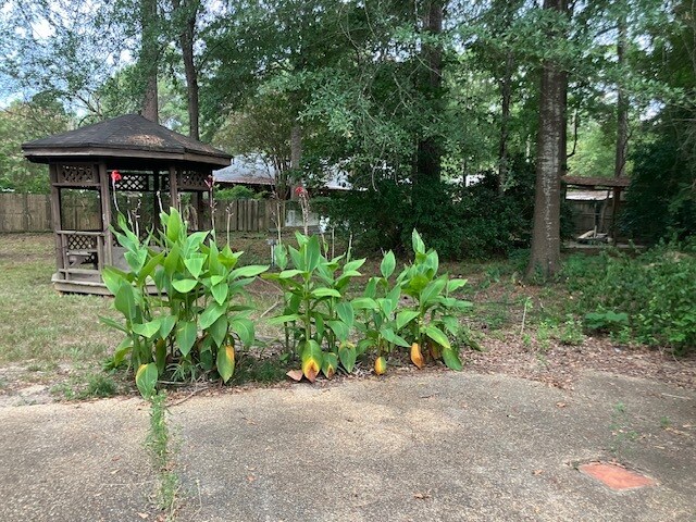 Building Photo - 706 Tarreyton Dr