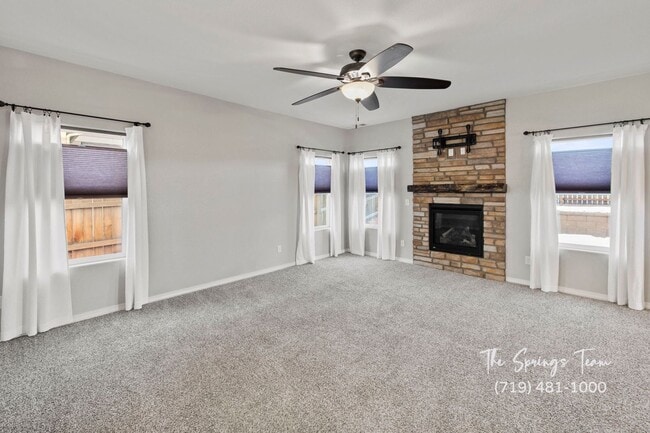 Building Photo - STUNNING 4BD HOME w/ NO ELECTRIC BILL! - Security Deposit Waiver Available