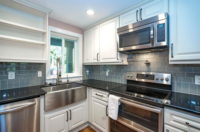 Building Photo - Wonderful 2-bedroom Townhome Style in Bothell, WA!