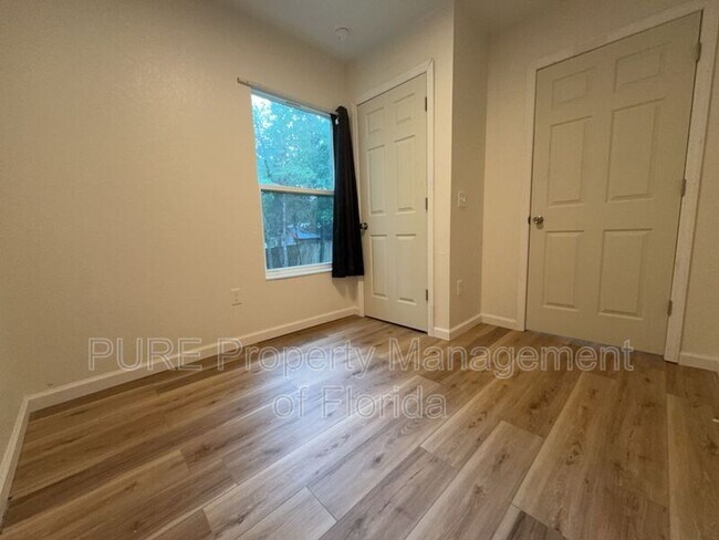 Building Photo - 11330 NE 66th Ln