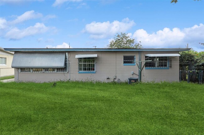 Building Photo - 912 Inchon Ct