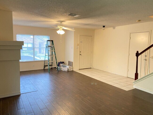 Building Photo - 4 br, 4.5 bath House - 8918 Kenton Mist