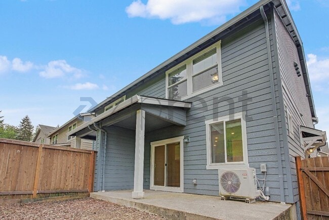 Building Photo - 4231 S Cloverhill Wy
