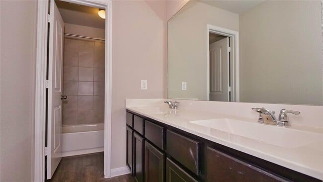 Building Photo - 3524 Cannon Dr