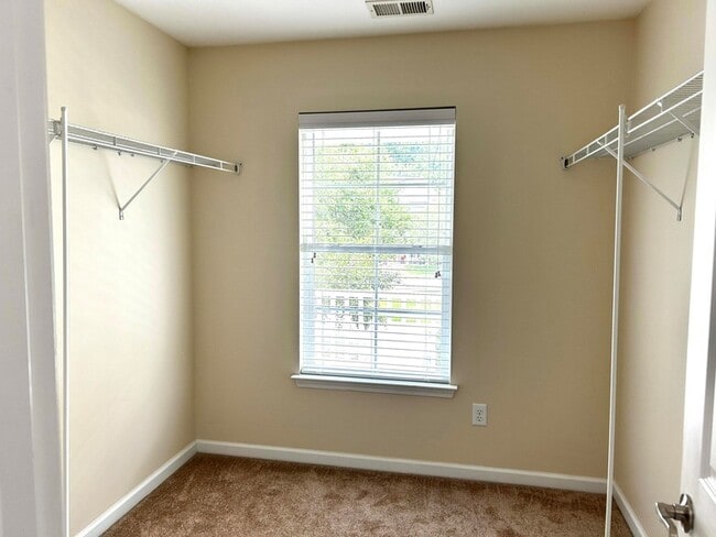 Building Photo - 2911 Maybry Dr