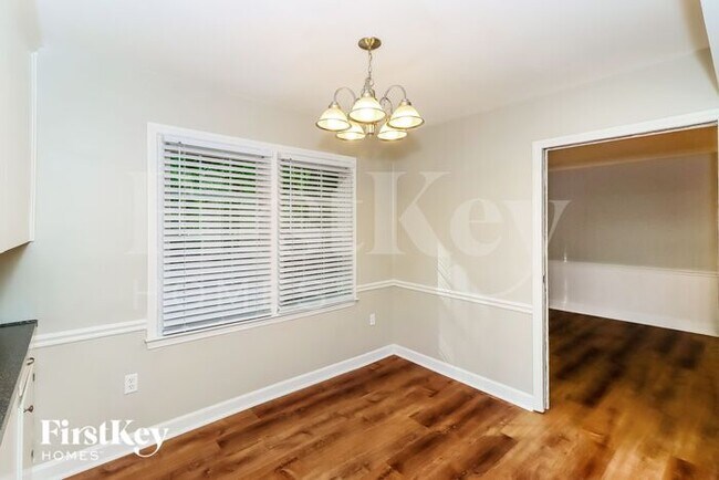 Building Photo - 7625 Summerwood Ln