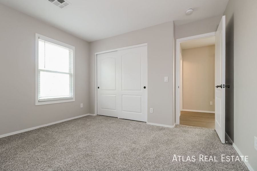 Building Photo - 18124 W Lundberg St