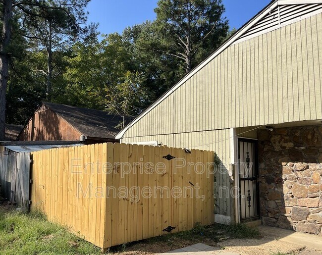 Primary Photo - 1353 Garden Rd