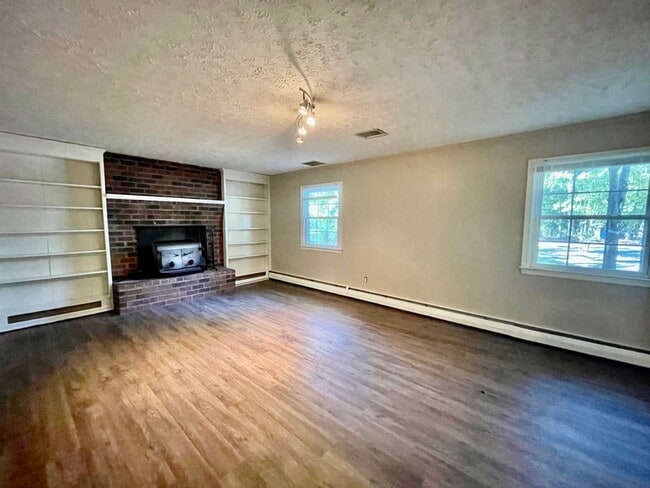 Building Photo - 818 S Park Dr