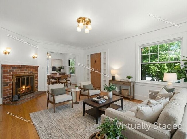 Building Photo - Charming Hosford-Abernethy Craftsman – 3 Bedroom Home w/ Fenced Yard - Pets Welcome!