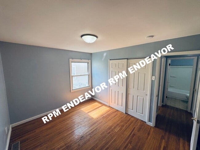 Building Photo - 3Bed/1Bath Available Now!