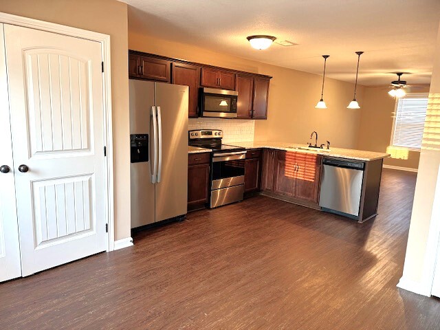 Building Photo - 2511 Rollow Ln